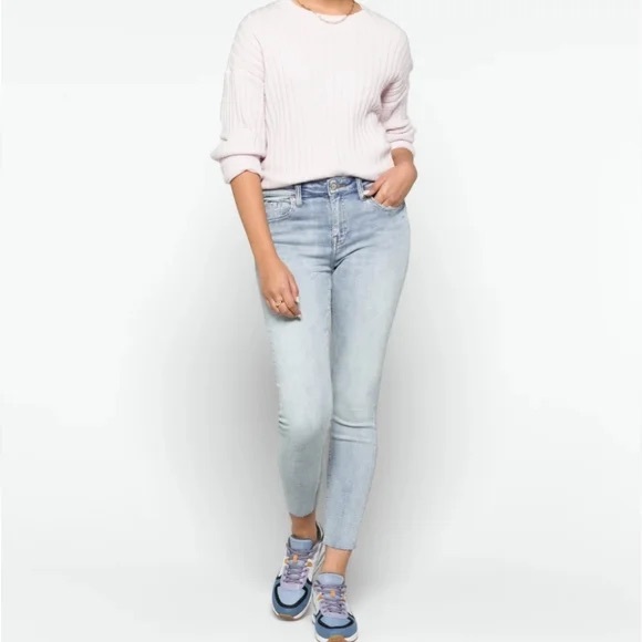 Pistola Arielle Scissor Cut Hem Jean in Indigo
Wash - Picture 2 of 8